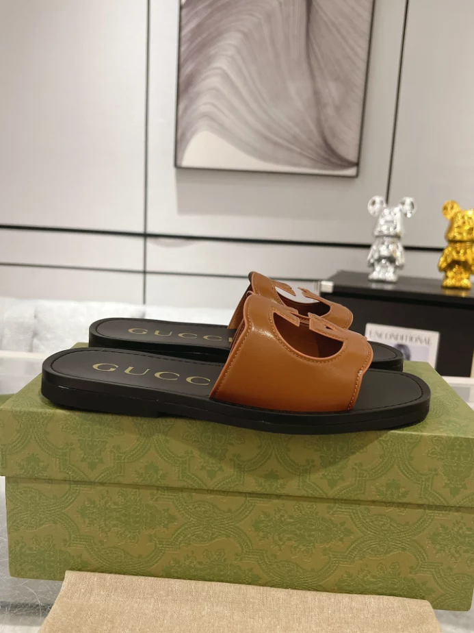 GUCCI MEN’S SLIDE SANDAL – GSL066