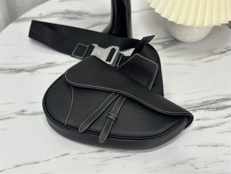 DIOR SADDLE BAG BLACK GRAINED CALFSKIN – DIO042