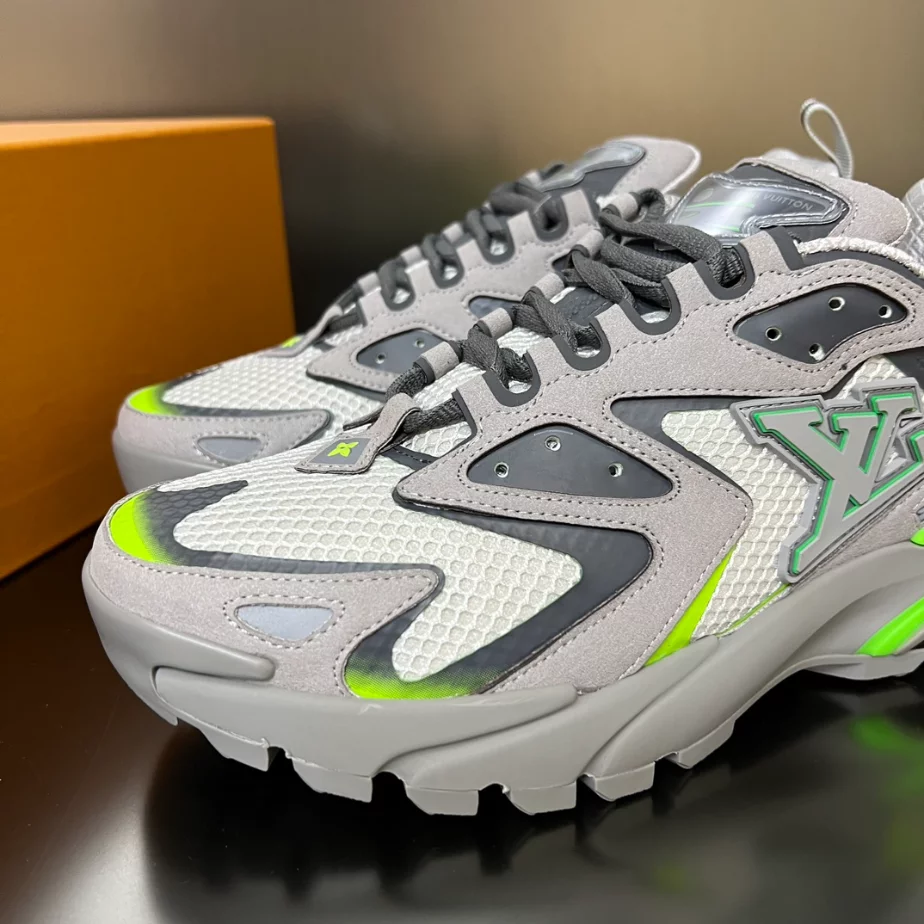 RUNNER TATIC SNEAKERS IN GREY AND GREEN – LVS236