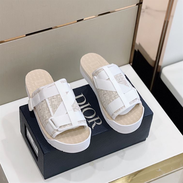 DIOR ALPHA SANDAL – DS006