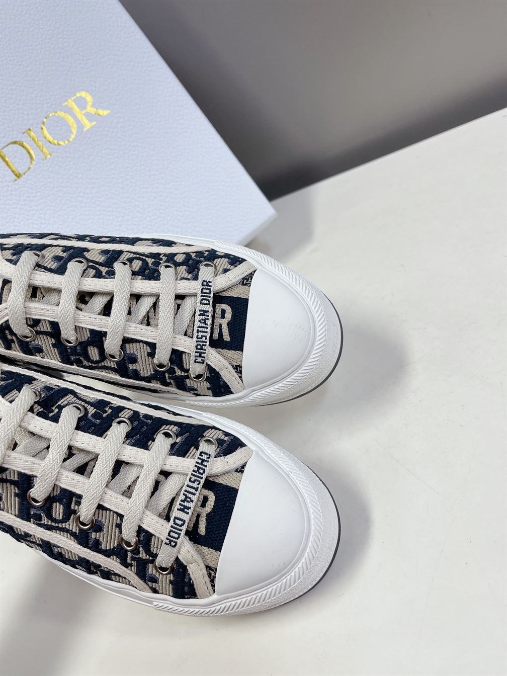 DIOR WALK’N’DIOR SNEAKER – DO123