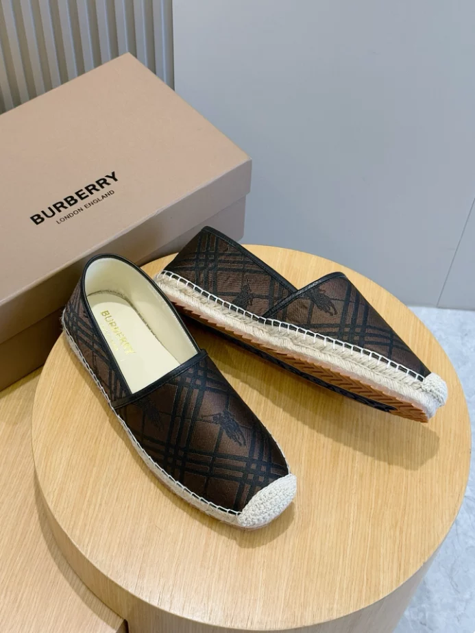 BURBERRY CANVAS STRAW BUCKET – BBR046