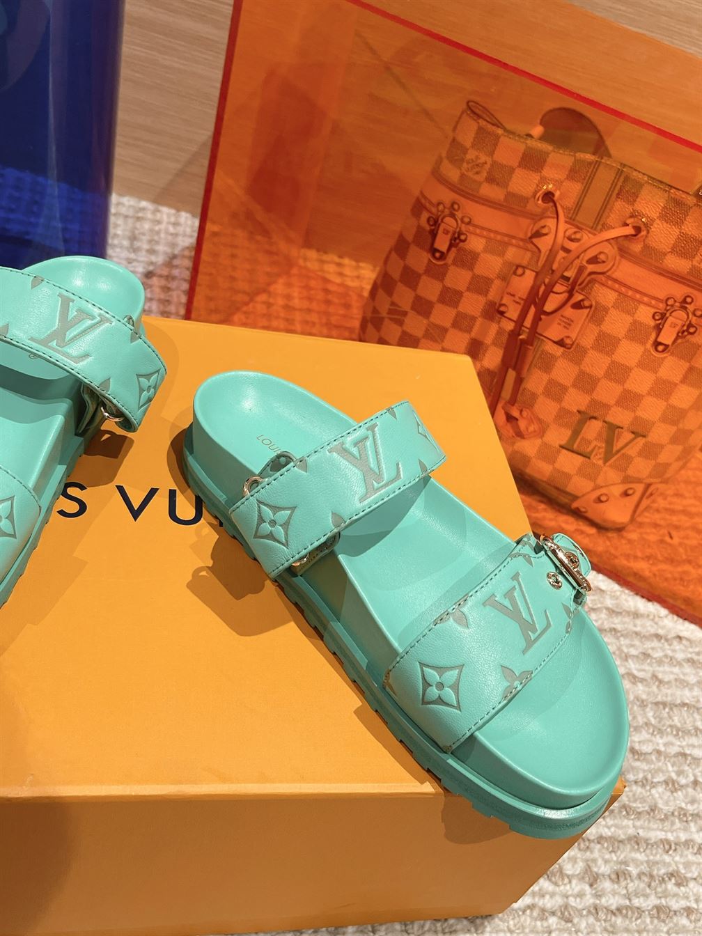 LOUIS VUITTON BOM DIA FLAT COMFORT MULE – LVSD021