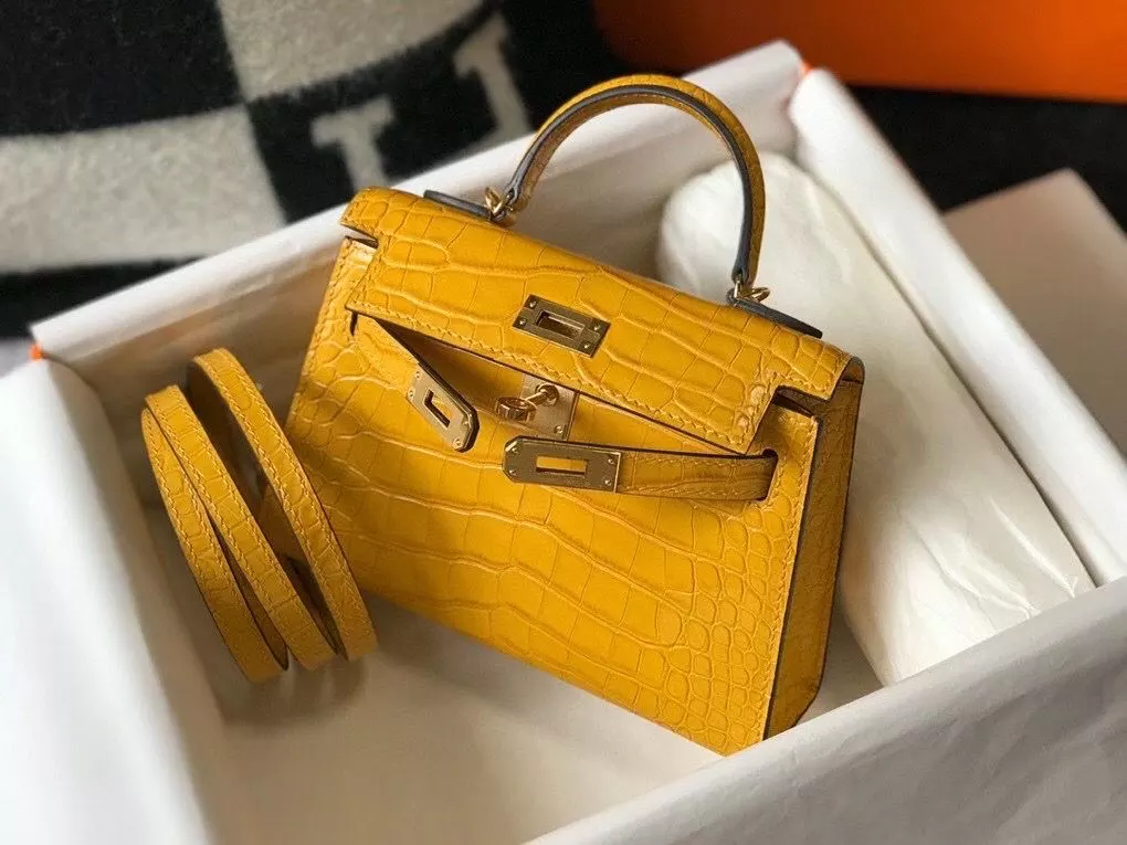Hermes Kelly Mini II Bag In Yellow Embossed Crocodile Leather – HW128
