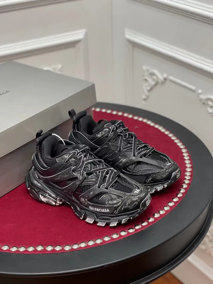 BALENCIAGA TRACK SNEAKER – BLA127