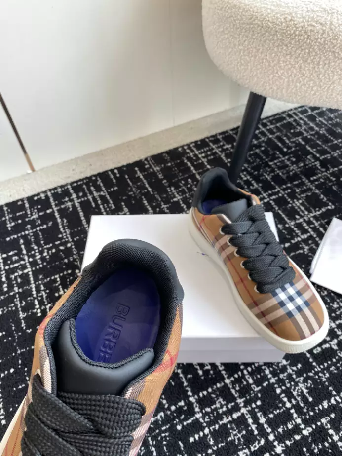 BURBERRY SNEAKERS – BBR103