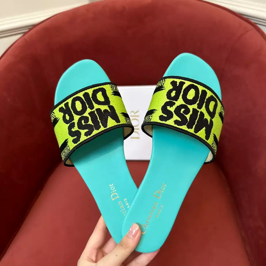 DIOR DWAY SLIDE – DS029