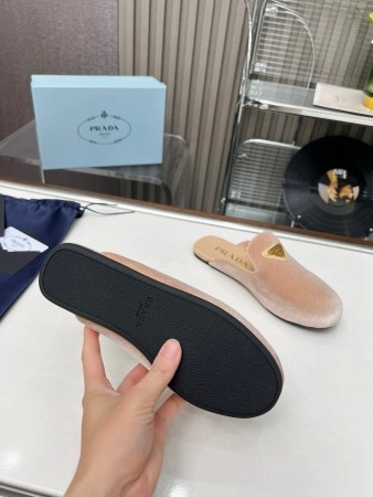 PRADA WOMEN’S SLIPPERS IN NUDE VELVET – PSD073