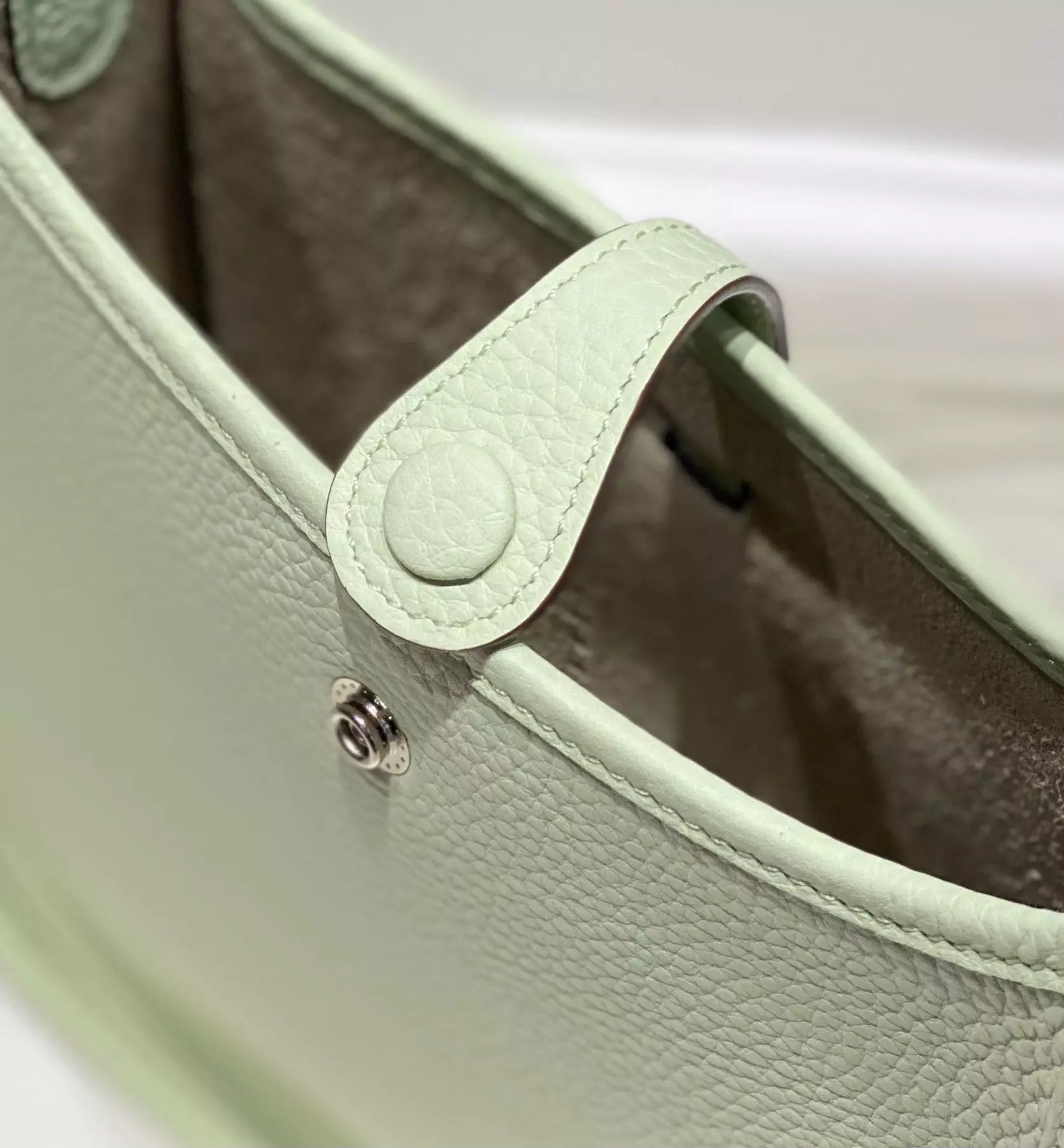 Hermes Evelyne III TPM Bag In Vert Fizz Clemence Leather – HW044