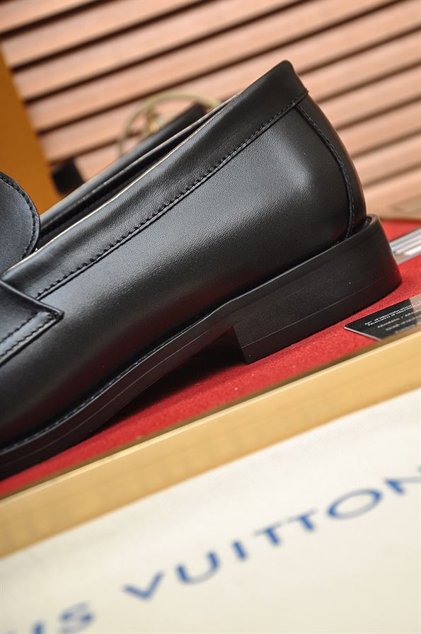 LOUIS VUITTON MAJOR LOAFER – VL030