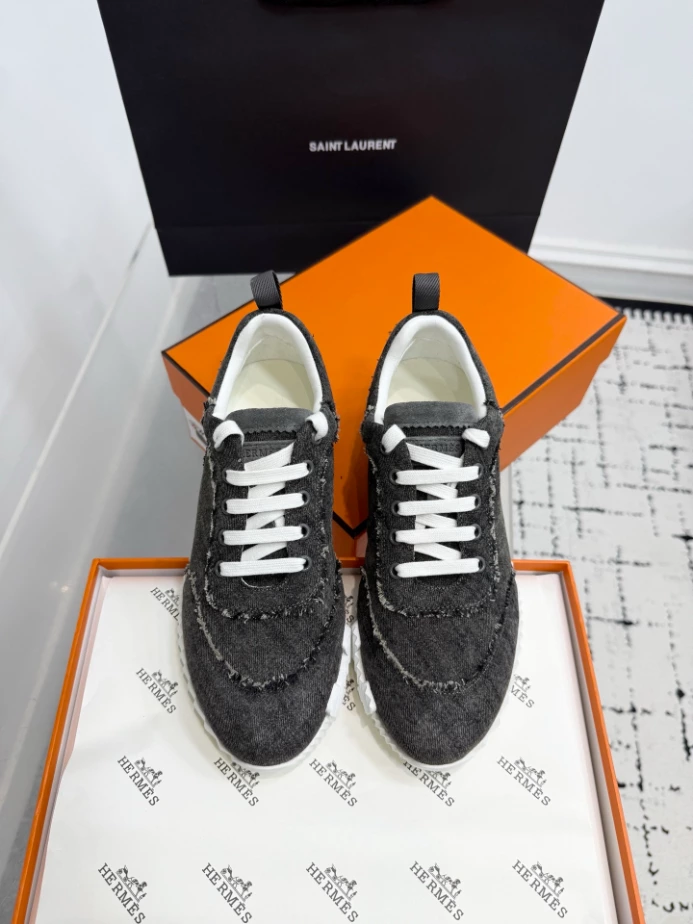 Hermes Bouncing Sneaker – HM095