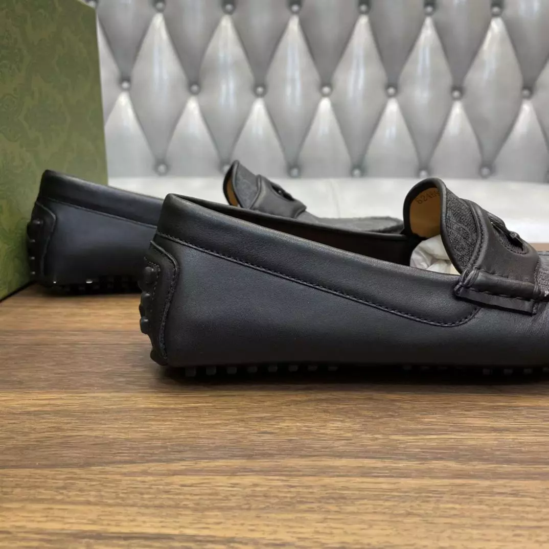 MEN’S INTERLOCKING G DRIVER BLACK LEATHER – GL104