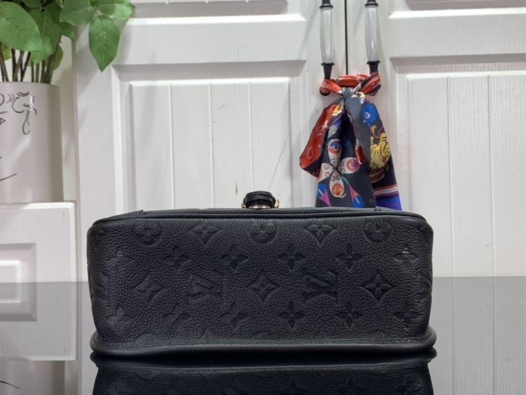 LOUIS VUITTON DIANE MONOGRAM EMPREINTE – LW115