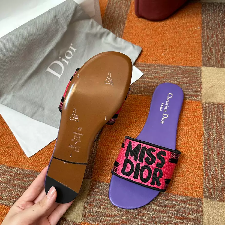 DIOR DWAY SLIDE – DS025