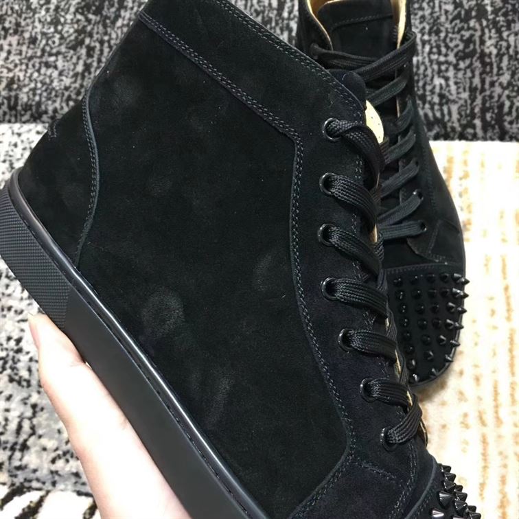 CHRISTIAN LOUBOUTIN HIGH TOP SNEAKER – CLS010