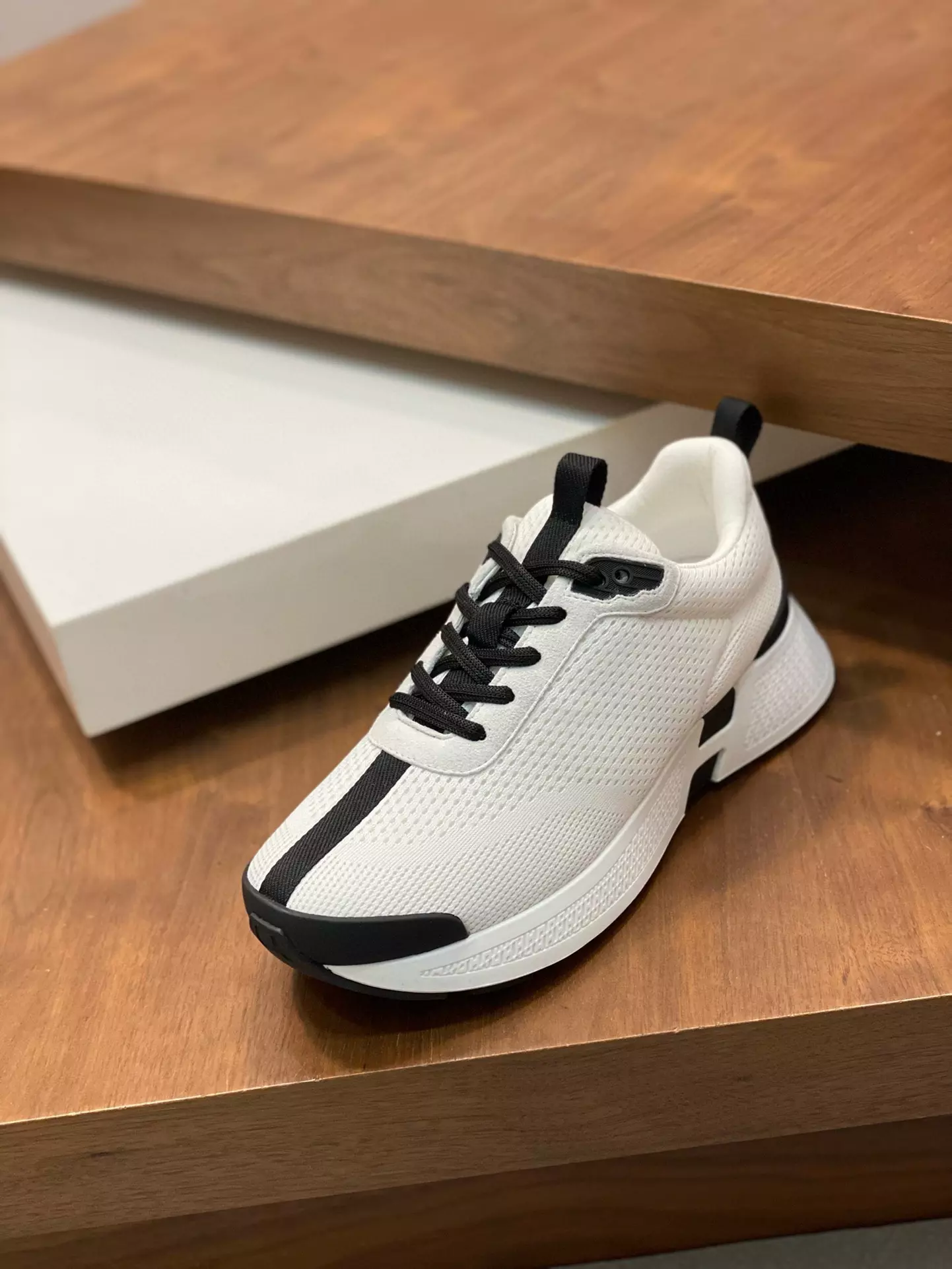 Hermes Heros Sneakers in White Technical Knit – HM002