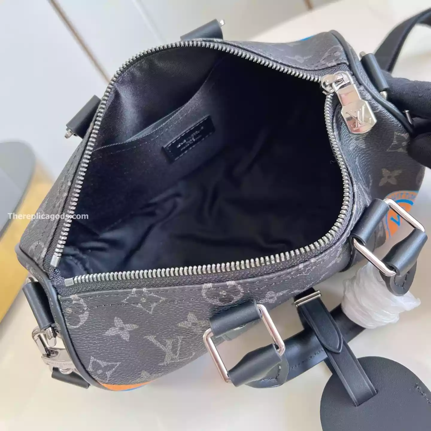 KEEPALL BANDOULIERE 25 BLACK MONOGRAM ECLIPSE – LW306