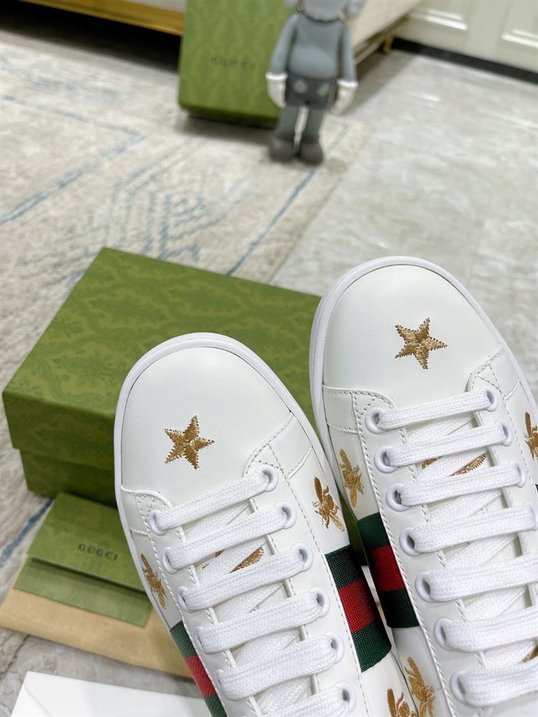 GUCCI ACE EMBROIDERED SNEAKER WITH BEES AND STARS – GCC090