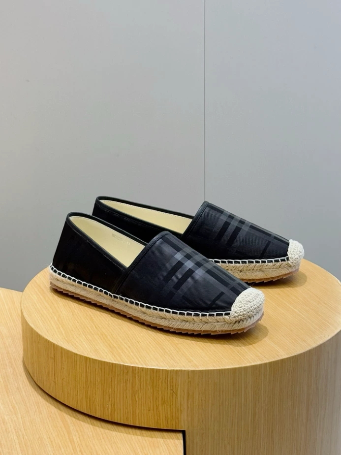 BURBERRY CANVAS STRAW BUCKET – BBR038