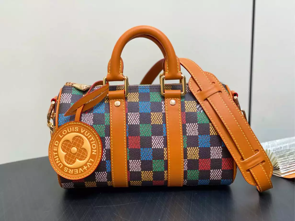 Louis Vuitton Keepall Bandoulière 25 – LW199
