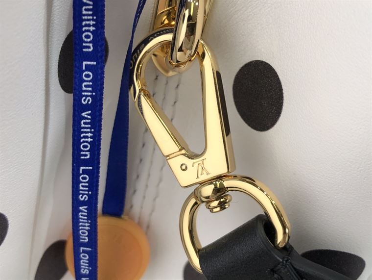 LOUIS VUITTON CAPUCINES BB White & Black – LW093