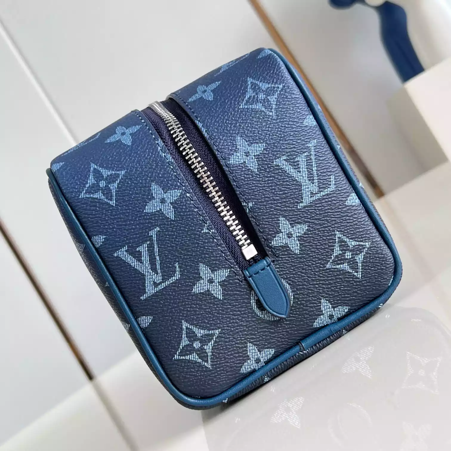 LOCKER DOPP KIT BLUE MONOGRAM DECADE M11559 – LW398