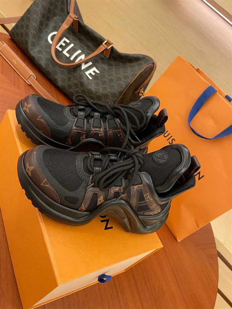 LOUIS VUITTON ARCHLIGHT TRAINERS – LVS098