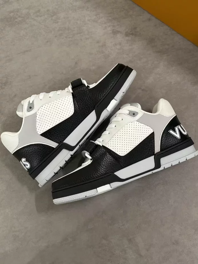 LOUIS VUITTON TRAINER SNEAKER – LVS247