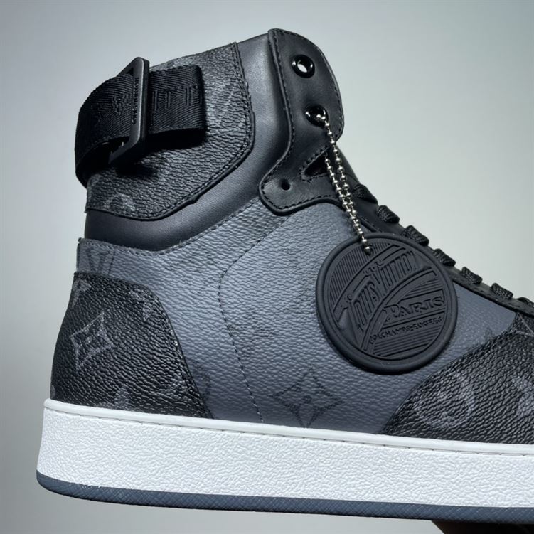 LOUIS VUITTON RIVOLI BOOTS – LVS104