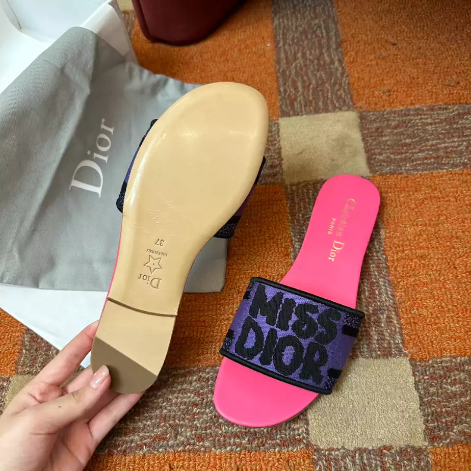DIOR DWAY SLIDE – DS026