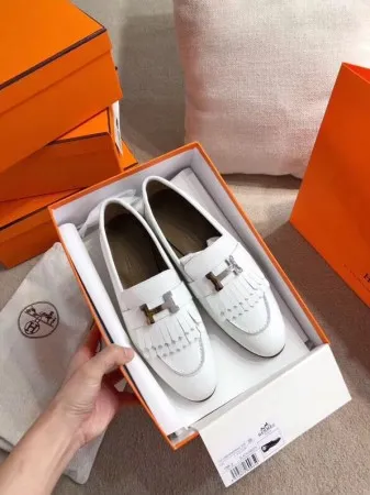 Hermes Women’s Royal Loafers In White Calfksin – HM089