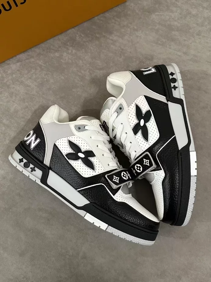 LOUIS VUITTON TRAINER SNEAKER – LVS247