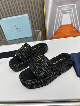 PRADA CROCHET FLATFORM SLIDES IN BLACK RAFFIA-EFFECT YARN – PSD069