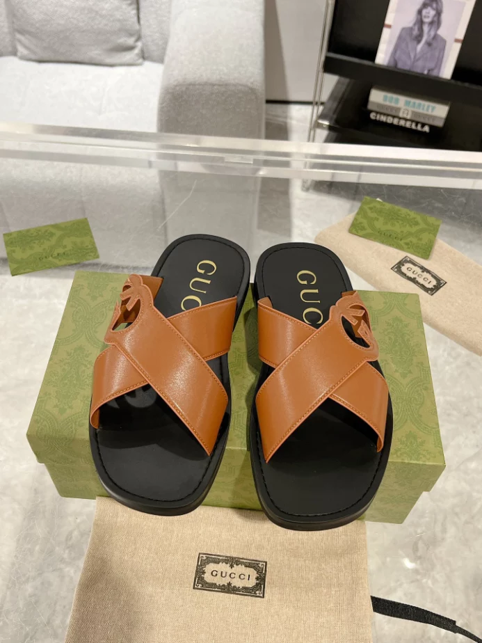 GUCCI MEN’S SLIDE SANDAL – GSL068