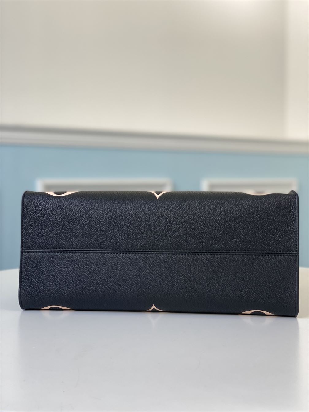 LOUIS VUITTON ONTHEGO MM BICOLOR MONOGRAM EMPREINTE – LW041