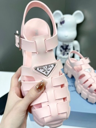 PRADA FOAM SANDALS IN LIGHT PINK RUBBER – PSD003