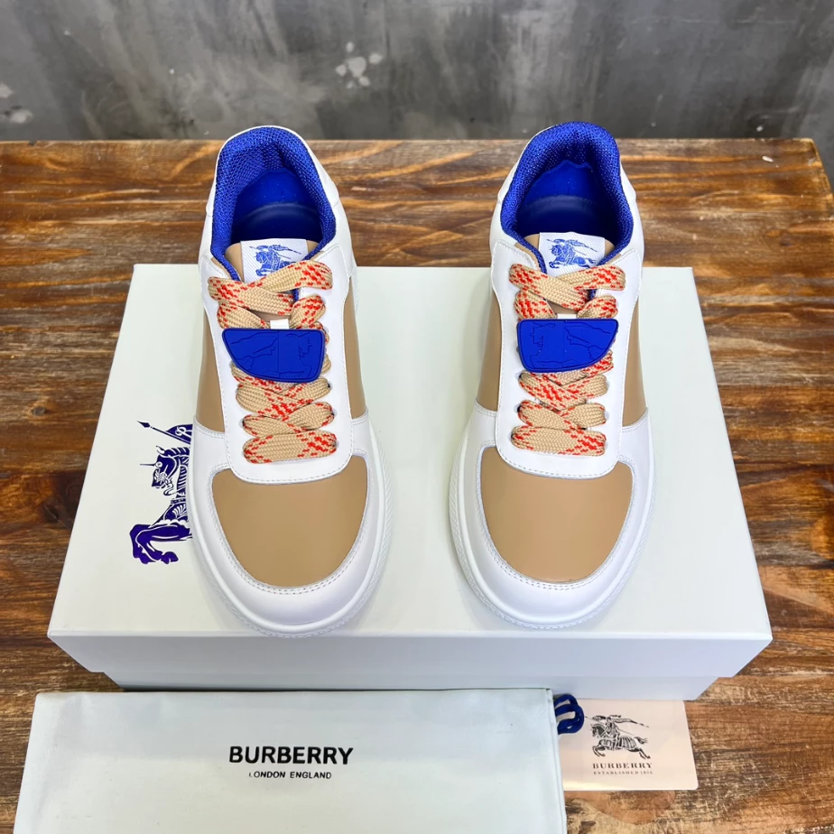 BURBERRY LEATHER SNEAKERS – BBR076