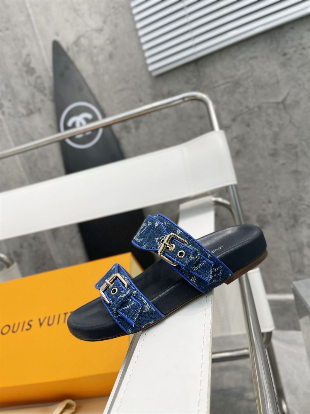 LOUIS VUITTON BOM DIA FLAT MULE – LVSD036