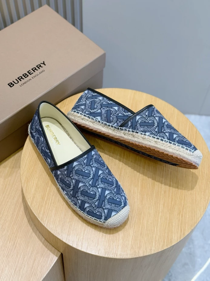 BURBERRY CANVAS STRAW BUCKET – BBR048