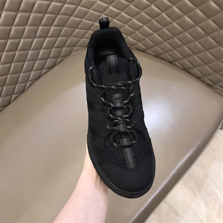 BURBERRY UNION SNEAKERS – BBR016