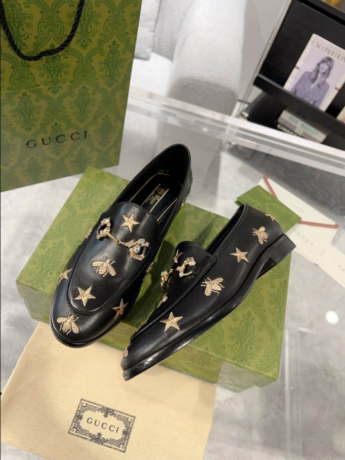 Gucci Jordaan Black Bee & Star Embroidered Leather Loafer – GL077