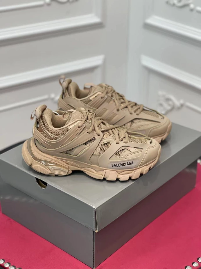 BALENCIAGA TRACK SNEAKER – BLA147