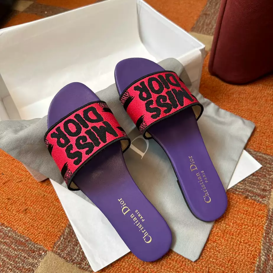 DIOR DWAY SLIDE – DS025