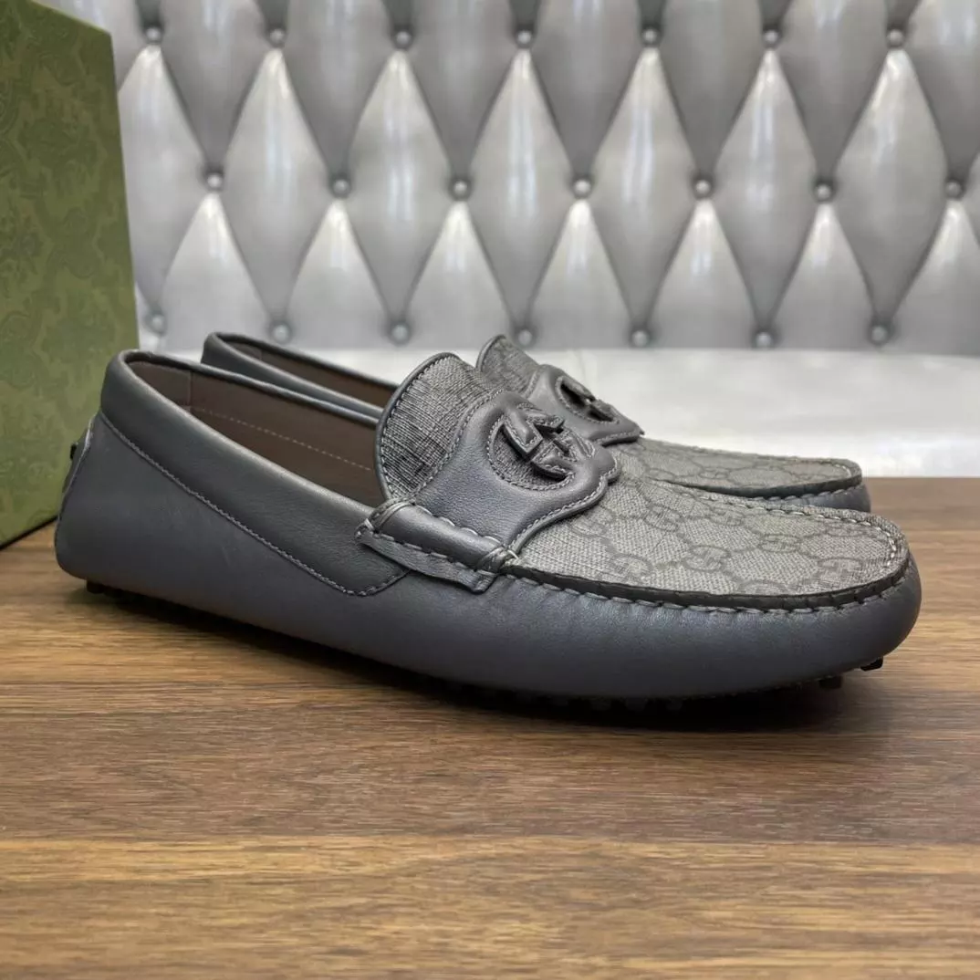 MEN’S INTERLOCKING G DRIVER GREY LEATHER – GL107