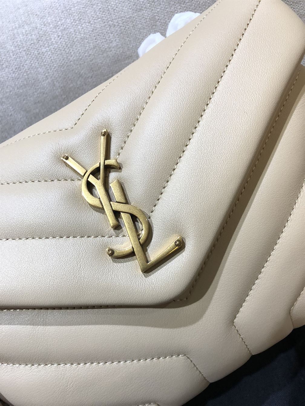 YSL LOULOU WHITE CREAM BAG – YB013