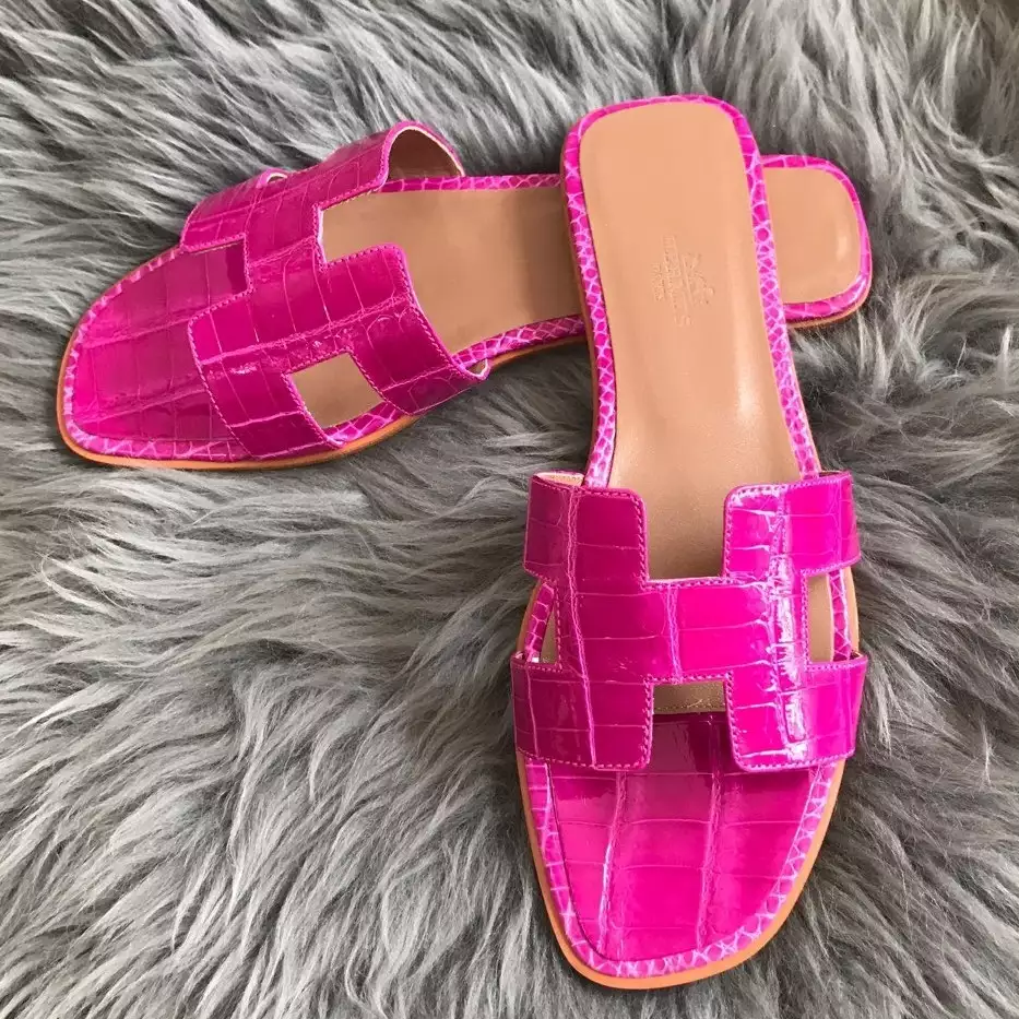 HERMES ORAN SLIDE SANDALS IN ROSE RED SHINY NILOTICUS CROCODILE SKIN – HMSD057