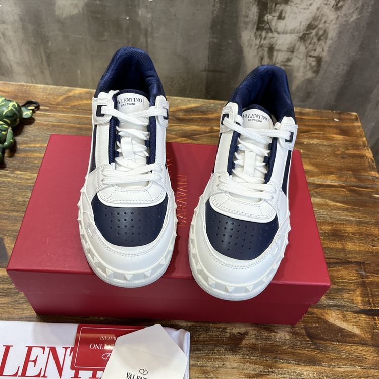 VALENTINO FREEDOTS LOW-TOP SNEAKER IN CALFSKIN – VN006