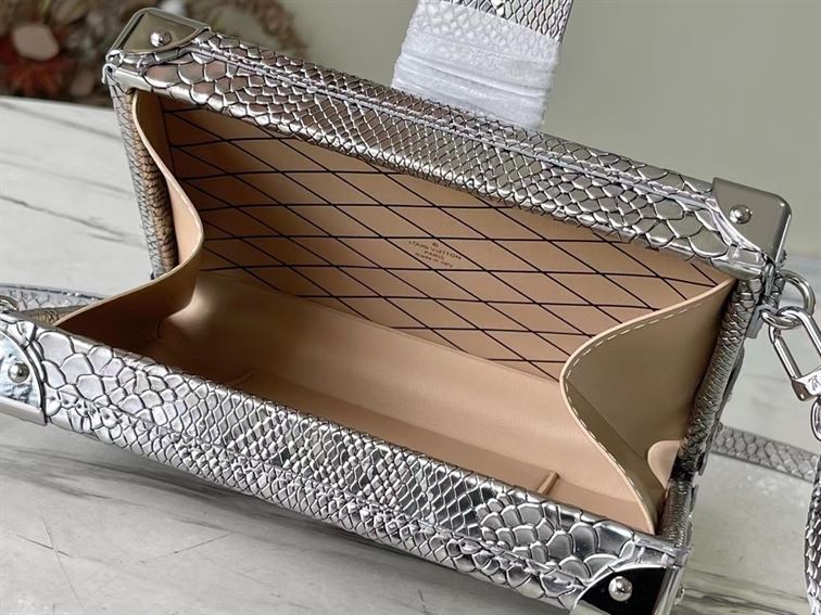 LOUIS VUITTON PETITE MALLE CROCODILIEN MAT – LW068