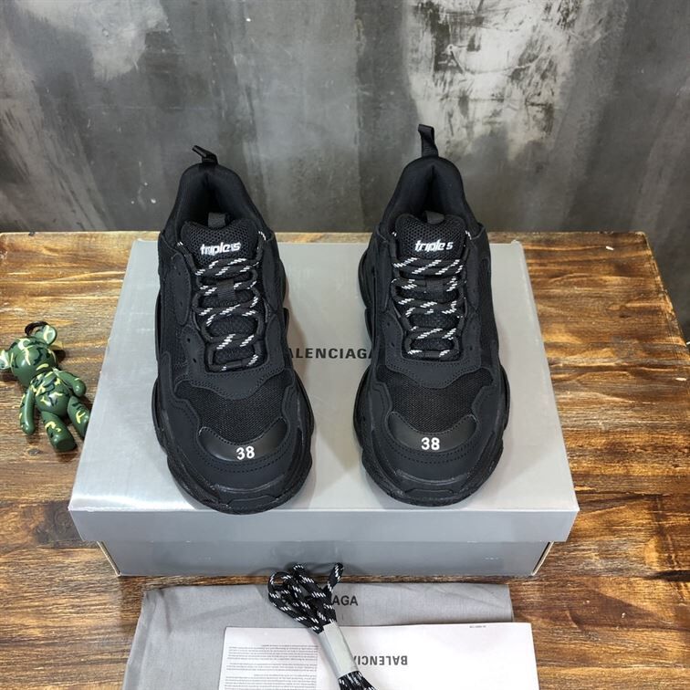 BALENCIAGA TRIPLE S FULL BLACK – BLA011