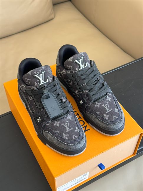 LOUIS VUITTON LV TRAINER SNEAKER – LVS171